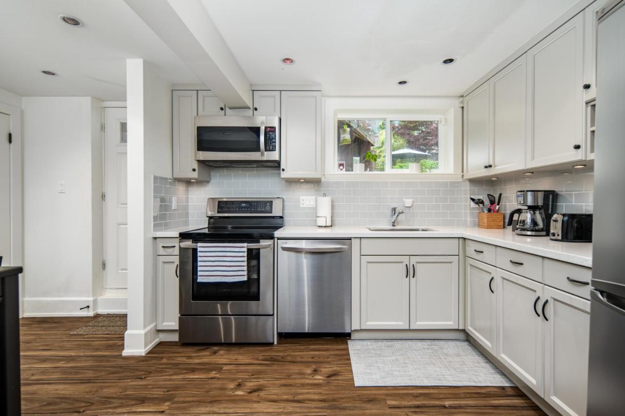 Gorgeous 4 Bedroom Garden Level Suite At Vancouver West & Ubc Exterior foto