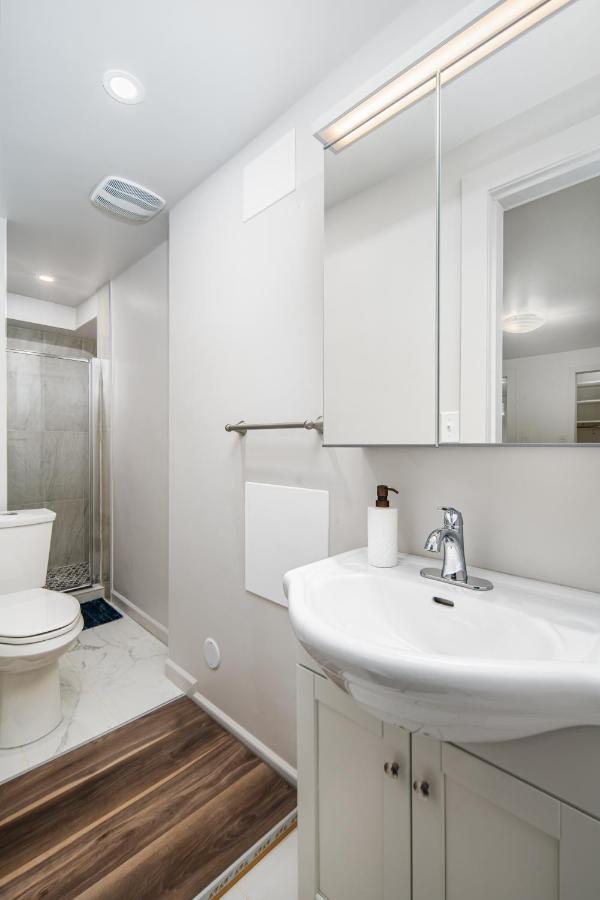 Gorgeous 4 Bedroom Garden Level Suite At Vancouver West & Ubc Exterior foto